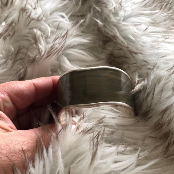 Lia Sophia cuff - Picture 1 of 2